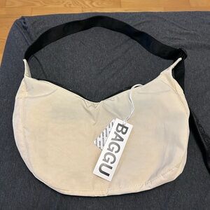 Baggu Medium Nylon Crescent Bag in Ivory (BNWT)